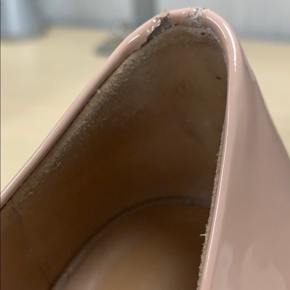 Salvatore Ferragamo Vara Bow Patent Leather Pumps - Picture 8 of 8